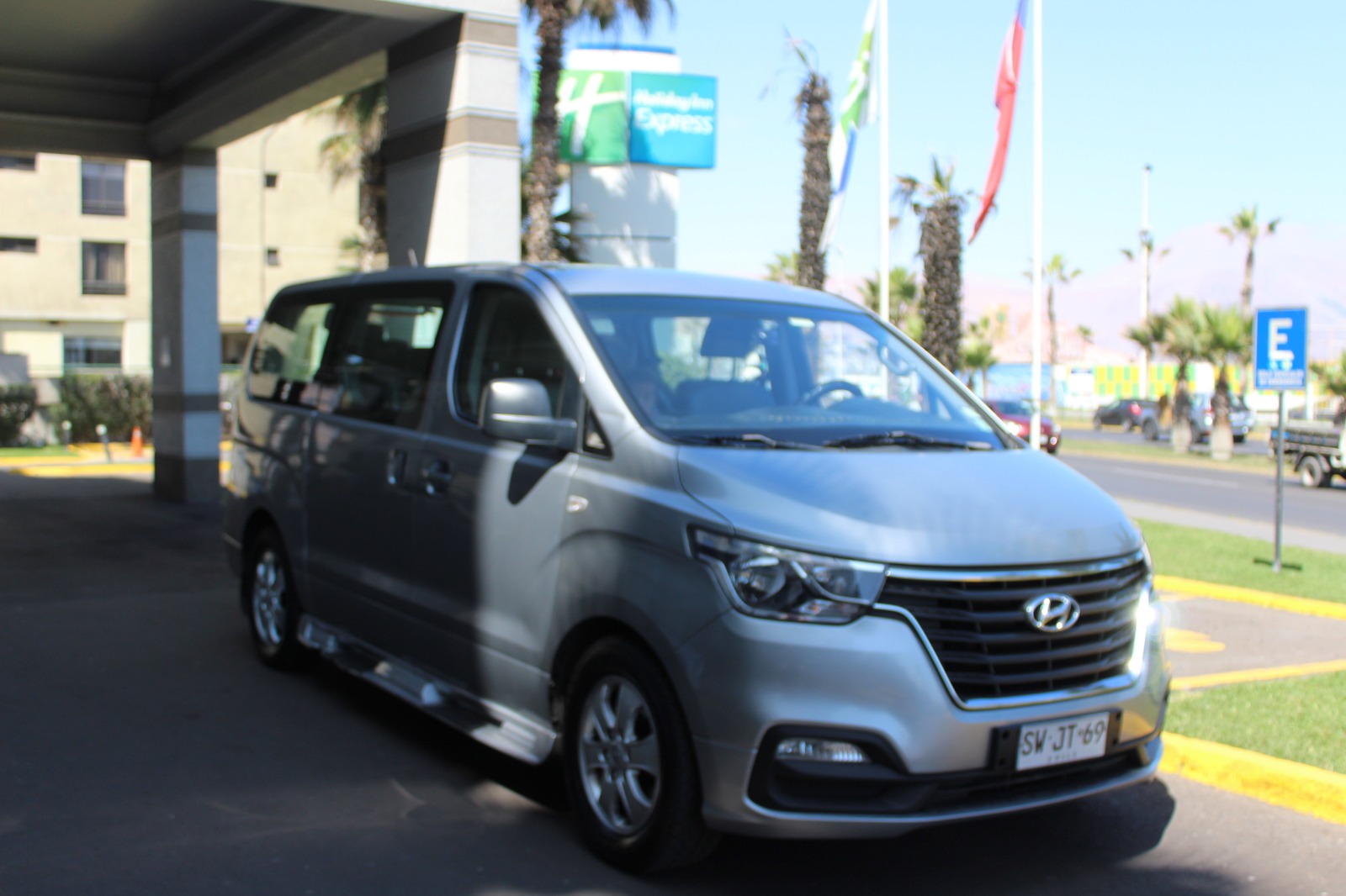 Minivan de Transfer Isi