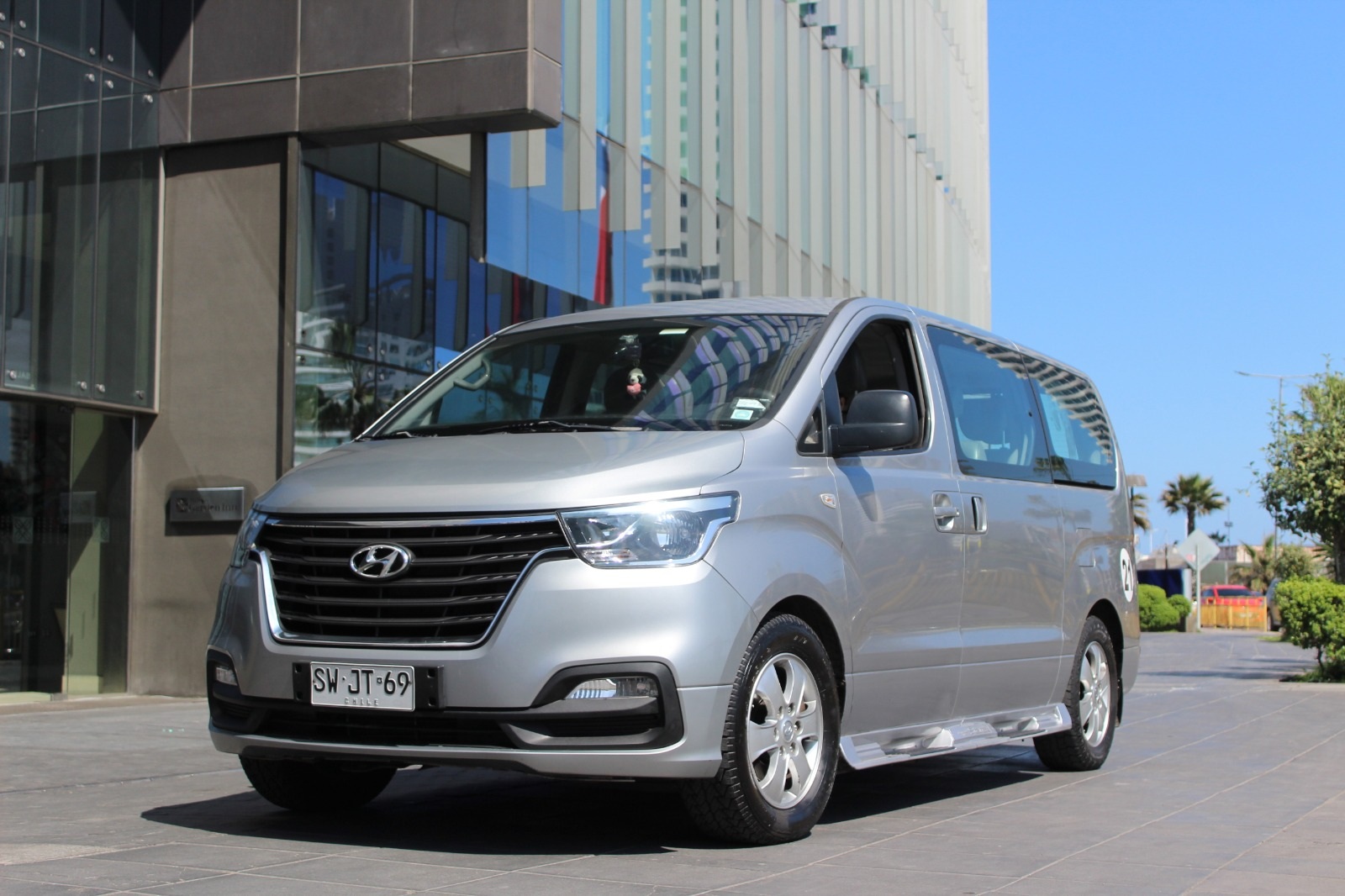 Minivan de Transfer Isi