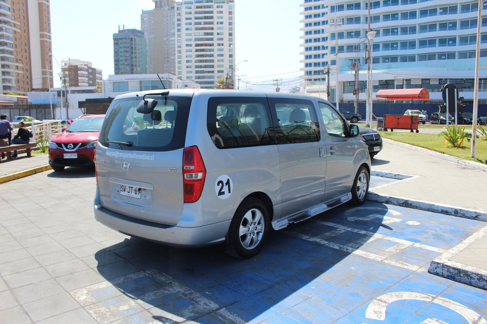 Minivan de Transfer Isi